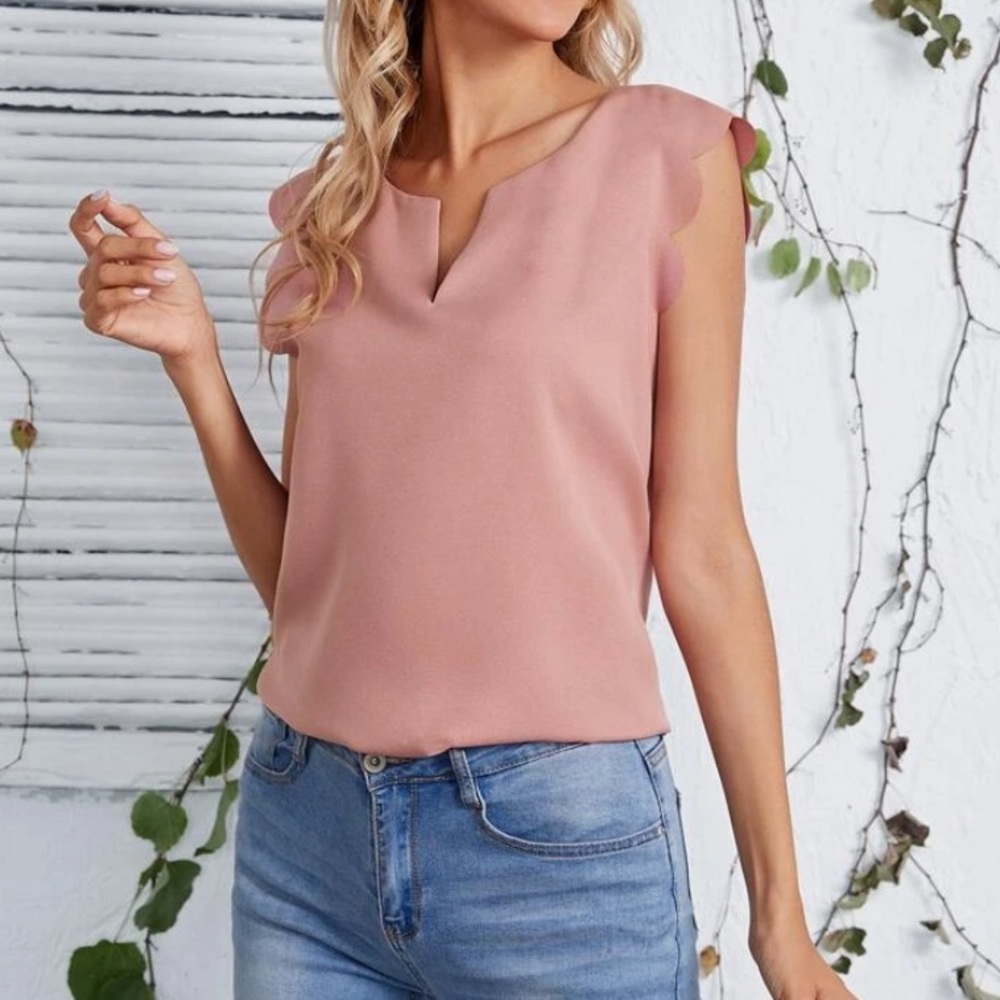Sleeveless Scallop Top